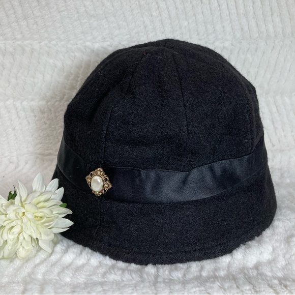 Black Wool Bucket Hat Pearl Botton Satin Band Lined